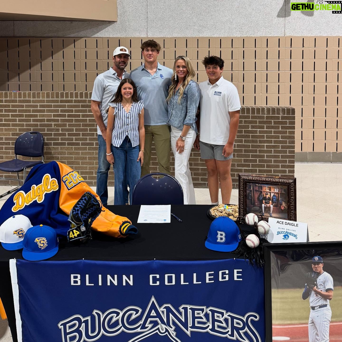 Jennie Finch - 11.4K Likes - Signing Day for Ace w/ @blinn_baseball We couldn’t be more proud of him and so excited for him and his teammates to continue their athletic careers!
Go Tors, Go Bucs!
Sending so many thank you’s to all that have poured into our boy, we so appreciate you! 🙏🏽