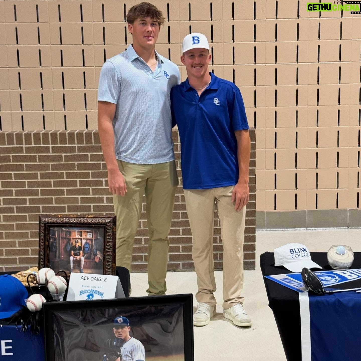 Jennie Finch - 11.4K Likes - Signing Day for Ace w/ @blinn_baseball We couldn’t be more proud of him and so excited for him and his teammates to continue their athletic careers!
Go Tors, Go Bucs!
Sending so many thank you’s to all that have poured into our boy, we so appreciate you! 🙏🏽