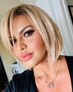 Jennifer Gimenez Instagram - Movie premiere night. Excited to say @timryandopeman and I consulted on #FinalRecovery movie. Kinda cool to add a new title to my resume. So I decided to get a new do. Thank you @manewizard for 5  hrs of transformation.
