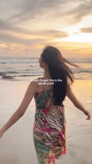 Jennifer Rachel Natasya Instagram - Sometimes life wears us down - we feel lost, tired, or caught in the trap of comparison.

But in those moments, remember the whole point of living: you are here for a reason. Your life carries meaning far beyond yourself - in the love you give, the hearts you hold, the quiet impact you make.

And when it all feels too much, pause. Open your gallery. See the faces that keep you going, the places your feet have touched. How could we not be grateful, living in a world this breathtaking?🌎☀️💗✨
