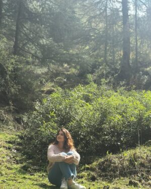 Jennifer Winget Instagram - When work ends early…
Step 1: Explore. 
Step 2: Take photos. 
Step 3: Pretend I do this all the time!
