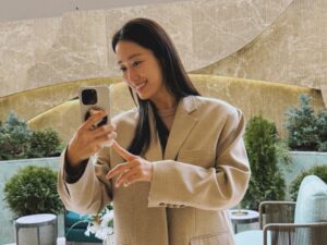 Actress Jeon Hye-bin HD Photos and Wallpapers March 2025