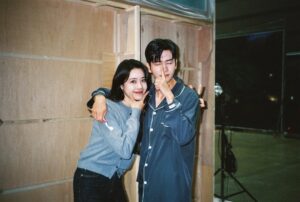 Jeong Sin-hye Instagram - 감자연구소를 시청해주시고, 
애정해주신 모든 분들께 진심으로 감사합니다-! 
촬영하는 내내 좋은 추억들만 쌓은 고마운 작품이었어요.

아쉽지만, 이제 윤희진은 이만 물러갑니다🌻💛

#감자연구소 #윤희진