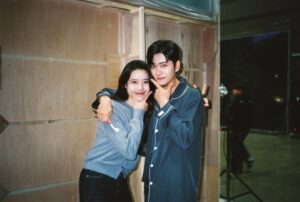Jeong Sin-hye Instagram - 감자연구소를 시청해주시고, 
애정해주신 모든 분들께 진심으로 감사합니다-! 
촬영하는 내내 좋은 추억들만 쌓은 고마운 작품이었어요.

아쉽지만, 이제 윤희진은 이만 물러갑니다🌻💛

#감자연구소 #윤희진