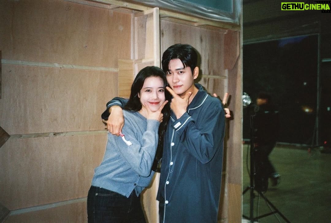 Jeong Sin-hye - 22.1K Likes - 감자연구소를 시청해주시고,
애정해주신 모든 분들께 진심으로 감사합니다-!
촬영하는 내내 좋은 추억들만 쌓은 고마운 작품이었어요.
아쉽지만, 이제 윤희진은 이만 물러갑니다🌻💛
#감자연구소 #윤희진
