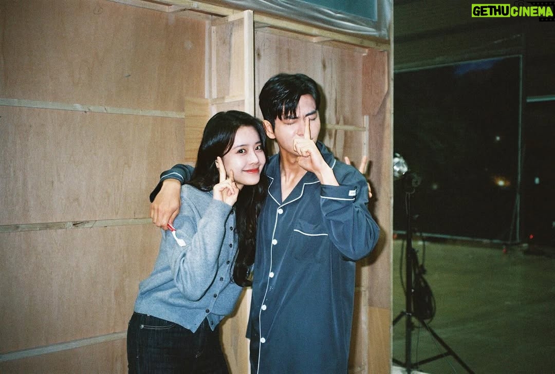 Jeong Sin-hye - 22.1K Likes - 감자연구소를 시청해주시고,
애정해주신 모든 분들께 진심으로 감사합니다-!
촬영하는 내내 좋은 추억들만 쌓은 고마운 작품이었어요.
아쉽지만, 이제 윤희진은 이만 물러갑니다🌻💛
#감자연구소 #윤희진