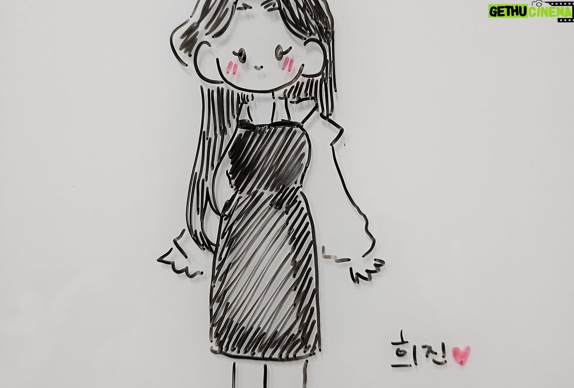 Jeong Sin-hye - 22.1K Likes - 감자연구소를 시청해주시고,
애정해주신 모든 분들께 진심으로 감사합니다-!
촬영하는 내내 좋은 추억들만 쌓은 고마운 작품이었어요.
아쉽지만, 이제 윤희진은 이만 물러갑니다🌻💛
#감자연구소 #윤희진