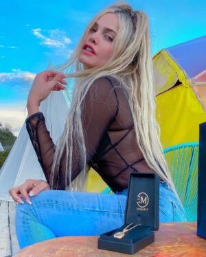Jery Sandoval Instagram - @joyasedimarty ⭐️
Cuál es tu oro favorito? 
Rosado, blanco, amarillo?

#tbt #instagood #amoryamistad #joyas #oro #glamping