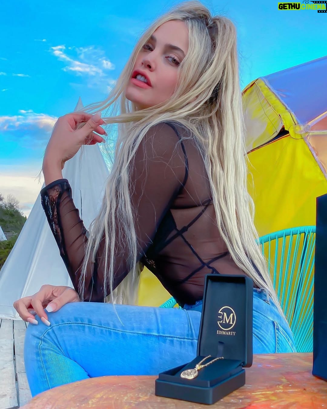 Jery Sandoval - 14.8K Likes - @joyasedimarty ⭐️
Cuál es tu oro favorito?
Rosado, blanco, amarillo?
#tbt #instagood #amoryamistad #joyas #oro #glamping