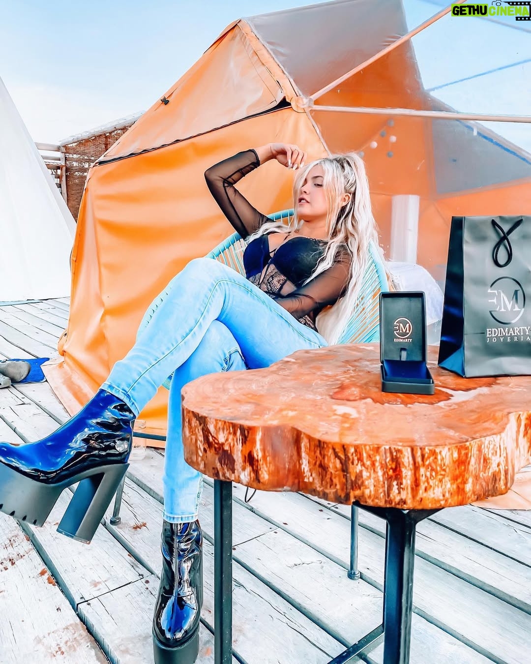 Jery Sandoval - 14.8K Likes - @joyasedimarty ⭐️
Cuál es tu oro favorito?
Rosado, blanco, amarillo?
#tbt #instagood #amoryamistad #joyas #oro #glamping