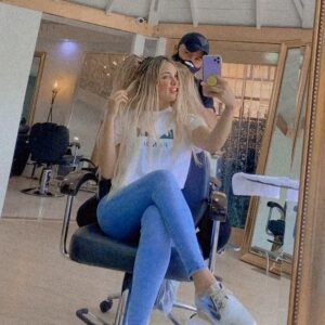Jery Sandoval Instagram - Que color les gusta más? 💇🏼‍♀️ @gus_fd