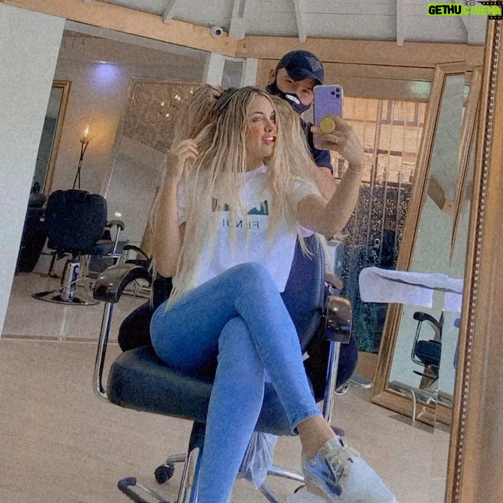 Jery Sandoval - 18.9K Likes - Que color les gusta más? 💇🏼♀️ @gus_fd