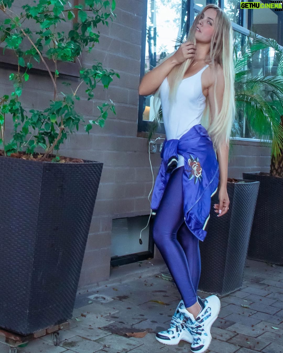 Jery Sandoval - 14.1K Likes - 🍃🌾🌴 Si no tienes ninguna sombra, no estás en la luz
-Lady Gaga
Ph📸 @andreshenao.c