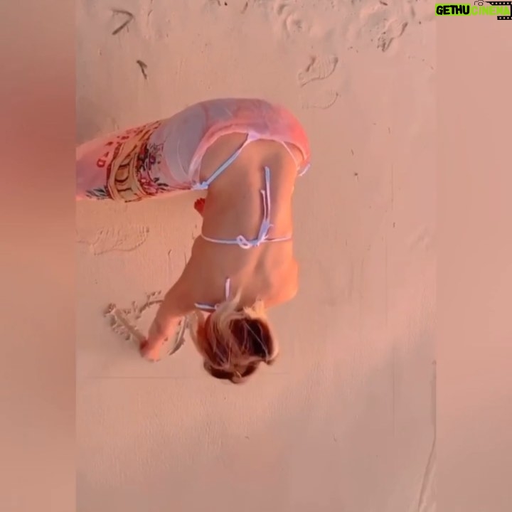 Jery Sandoval - 7.5K Likes - ☀️👙🐚🌴 Los amo
