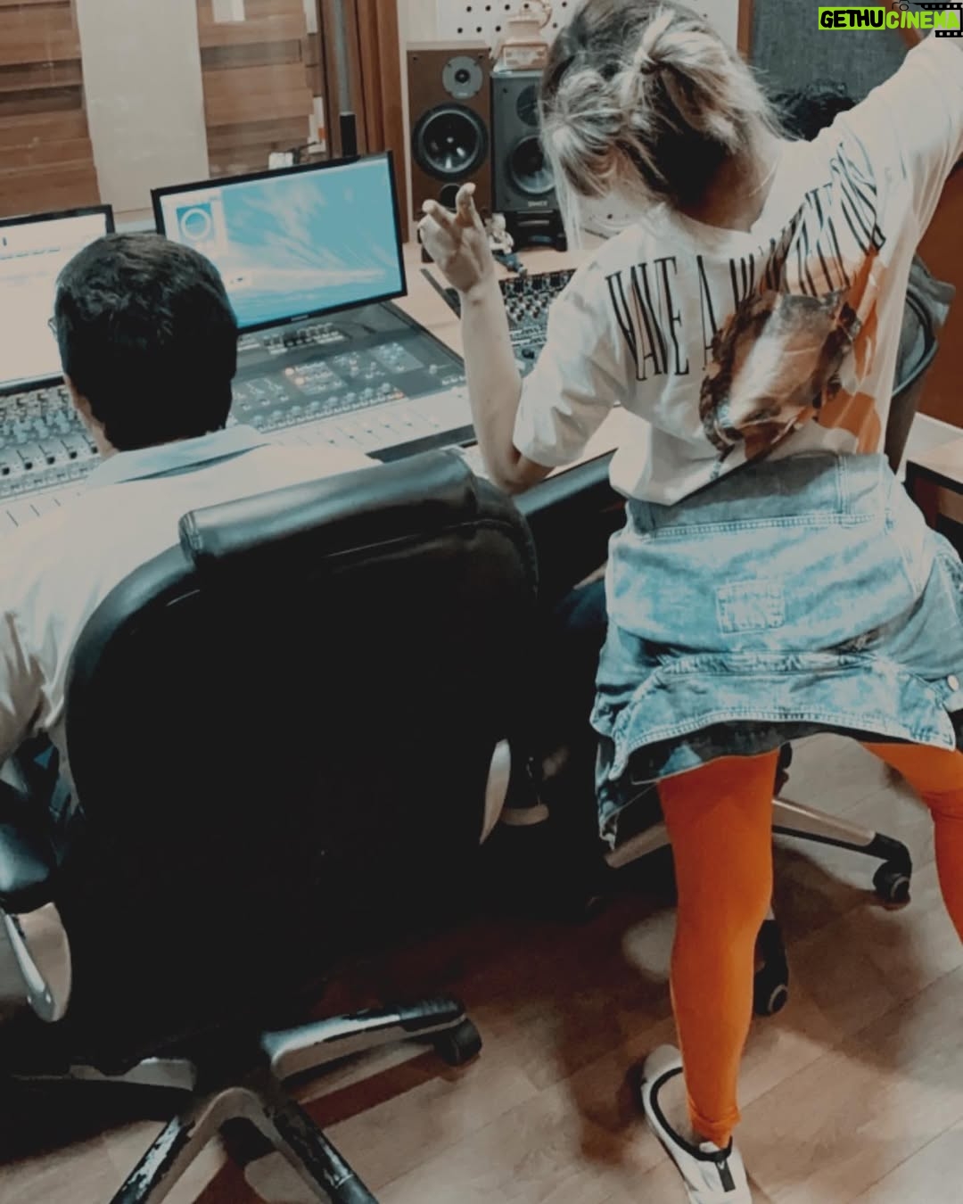 Jery Sandoval - 4.2K Likes - 🎼🎙