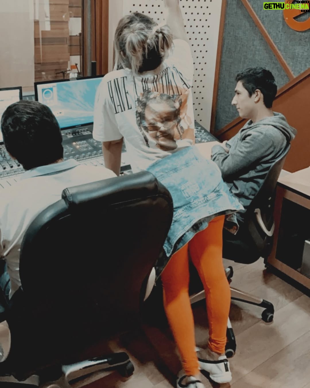 Jery Sandoval - 4.2K Likes - 🎼🎙