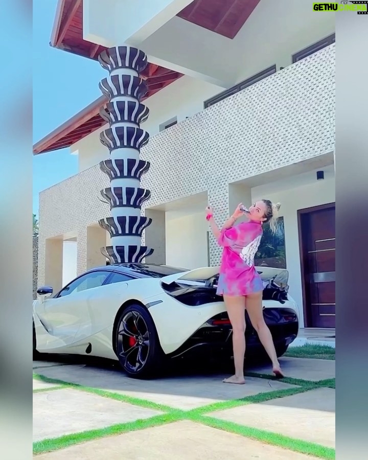 Jery Sandoval - 5.2K Likes - 💜 CHILL VIBES