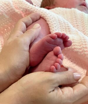 Jessica Azar Instagram - Shaha Soufan 🎀 | 24-09-24 
In the midst of darkness, you are our brightest light. 
Our family is now complete in the most beautiful way, and I am endlessly grateful for this incredible gift. May you grow alongside your brother in the peace we so deeply long for. 
Welcome to the world, our baby Princess Shaha 👑