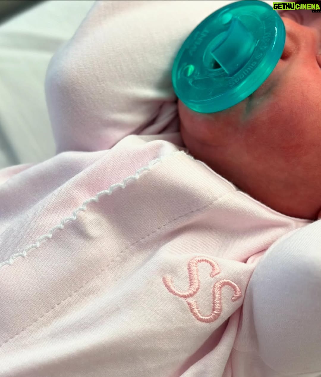Jessica Azar - 26.8K Likes - Shaha Soufan 🎀 | 24-09-24
In the midst of darkness, you are our brightest light.
Our family is now complete in the most beautiful way, and I am endlessly grateful for this incredible gift. May you grow alongside your brother in the peace we so deeply long for.
Welcome to the world, our baby Princess Shaha 👑