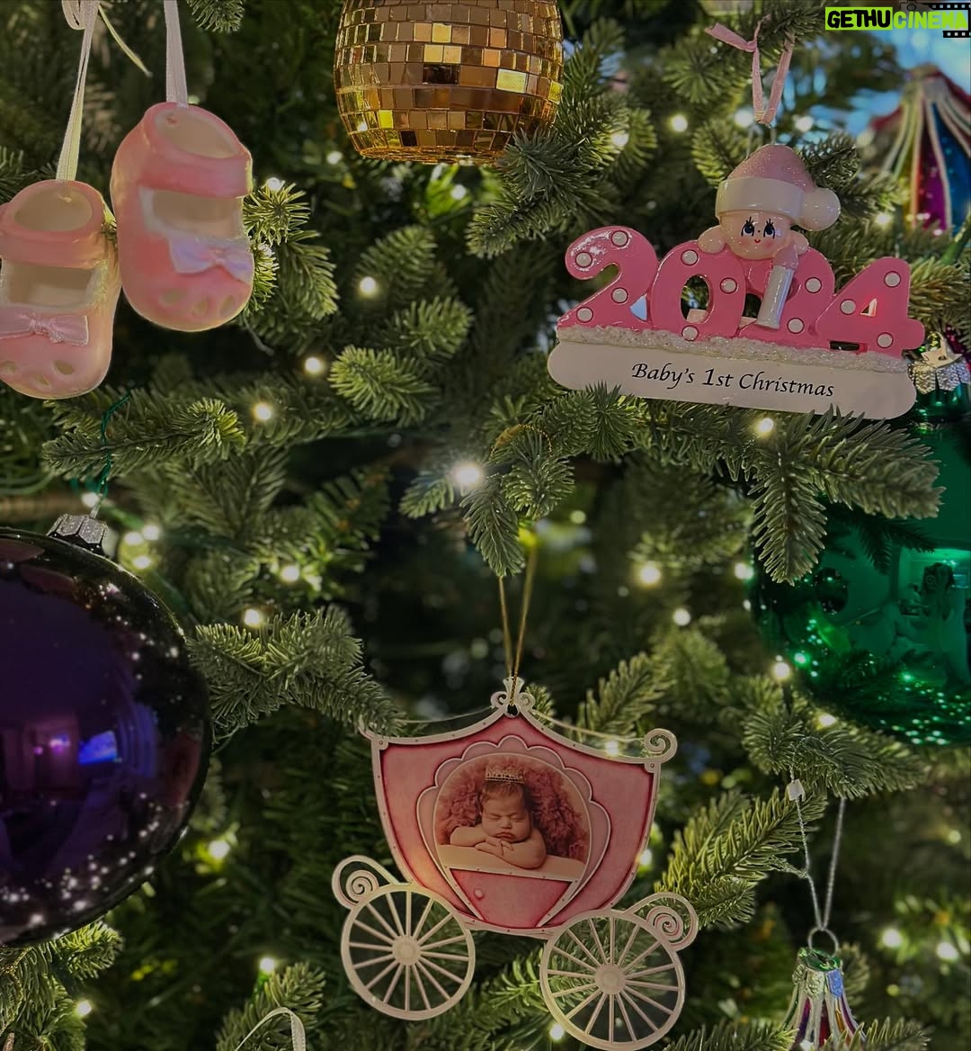 Jessica Azar - 16.1K Likes - Blessed to be feeling the real joy of Christmas with both of you, my most precious gift 🫶🏻🎄
On another note, seriously considering playing “Elf on the Shelf” all year long 🎅🏼
