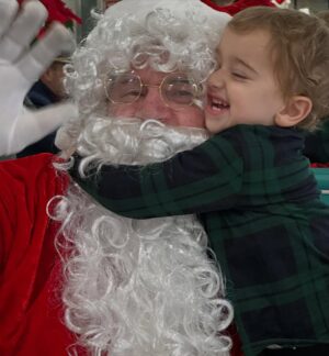 Jessica Azar Instagram - Blessed to be feeling the real joy of Christmas with both of you, my most precious gift 🫶🏻🎄 
On another note, seriously considering playing “Elf on the Shelf” all year long 🎅🏼