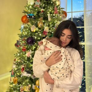 Jessica Azar Instagram - My baby princess SHAHA🩷  You are the love I never knew I was missing, and the piece of my heart I never want to let go of 🤱🏻