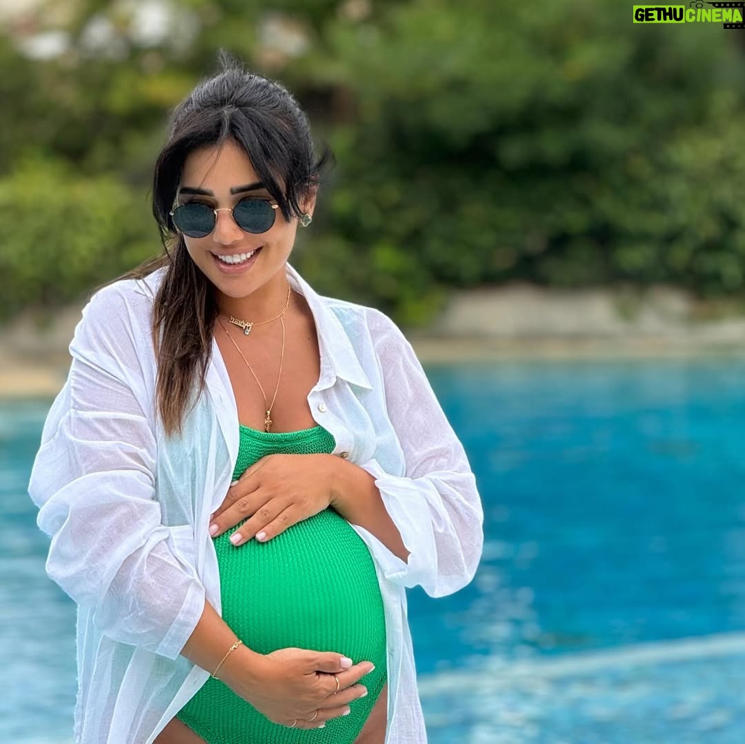 Jessica Azar - 21.4K Likes - 🤰🏻💚 🌊