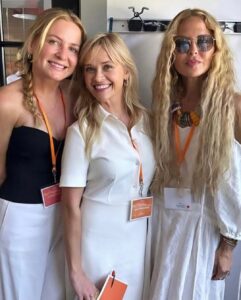 Actress Jessica Capshaw HD Photos and Wallpapers March 2025