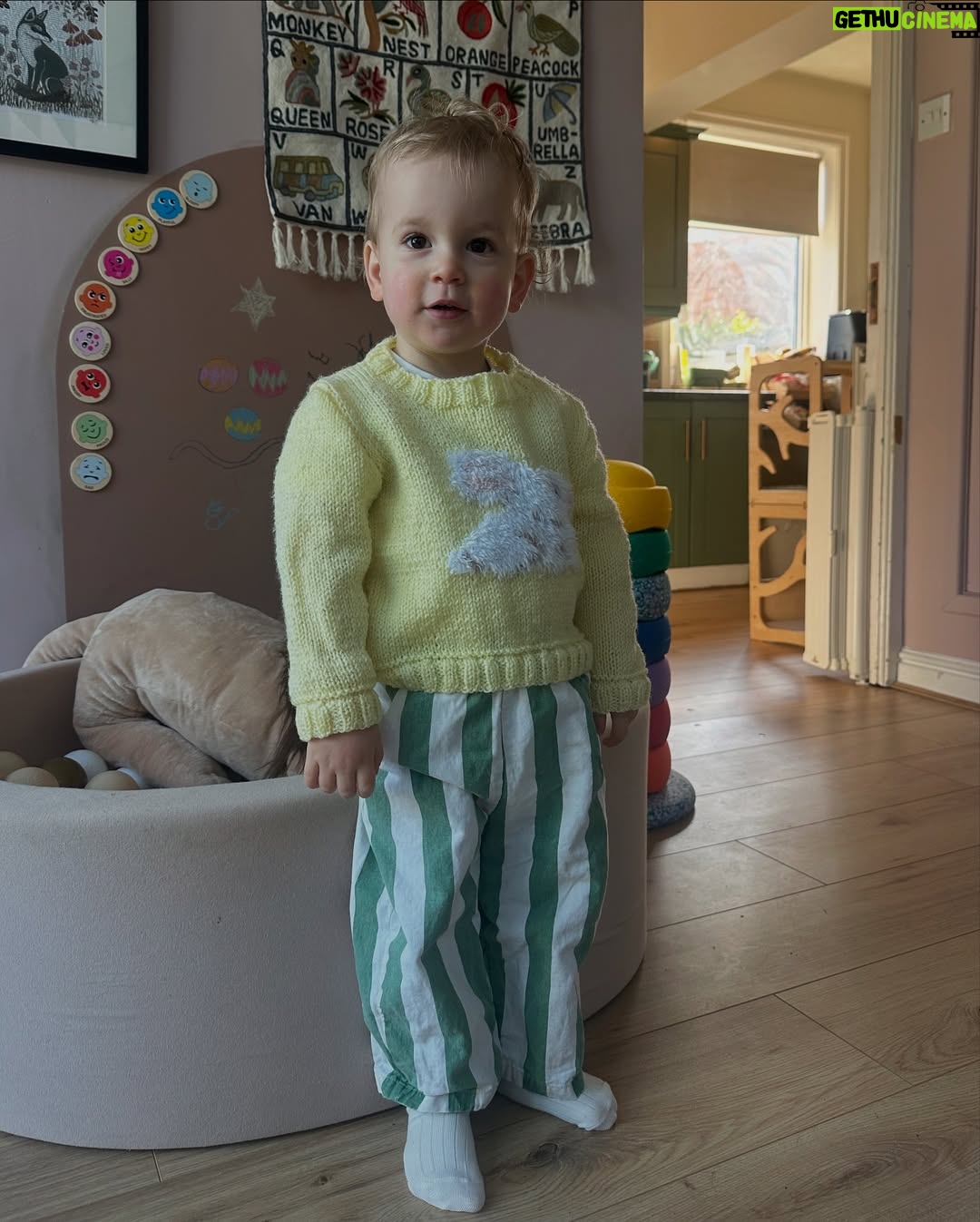 Jessica Fox - 1.3K Likes - Think we’ll get a third year out of this jumper? Happy Easter everyone! 🐣