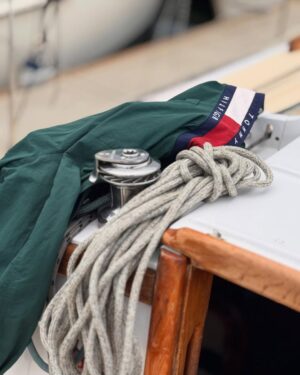 Jessica Watson Instagram - Last twilight sail for the season in @tommyhilfiger 
⛵️✨

#TommyFamily #ad