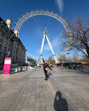 Jessika Evelyn Heiser Instagram - Grateful to get out and about this morning in London with my good friend and tour guide @choppermcfly 

Blessed girl 🩵 

Now it’s time to get ready for #WWERaw from @theo2london