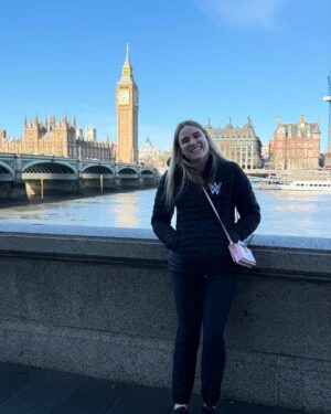 Jessika Evelyn Heiser Instagram - Grateful to get out and about this morning in London with my good friend and tour guide @choppermcfly 

Blessed girl 🩵 

Now it’s time to get ready for #WWERaw from @theo2london