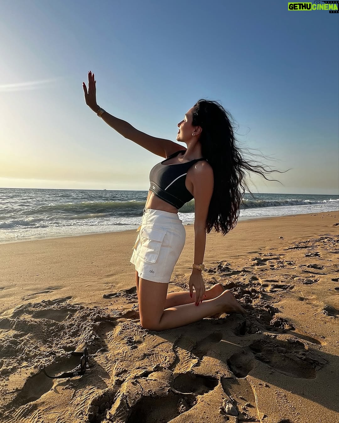 Jessy Abdo - 64.5K Likes - Im happy anywhere im near the ocean 🏖️
#jessyabdo #جيسي_عبدو