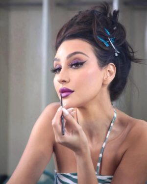 Jessy Abdo Instagram - وهيدي زينا عم تتحضّر تتنزل عال اولد بيروت 💜 حلقتين جداد من #عرابة_بيروت بينزلو ليوم بالليل على #شاهد وبوعدكن الاحداث يلي جايي 🔥🔥🔥 
#جيسي_عبدو #jessyabdo