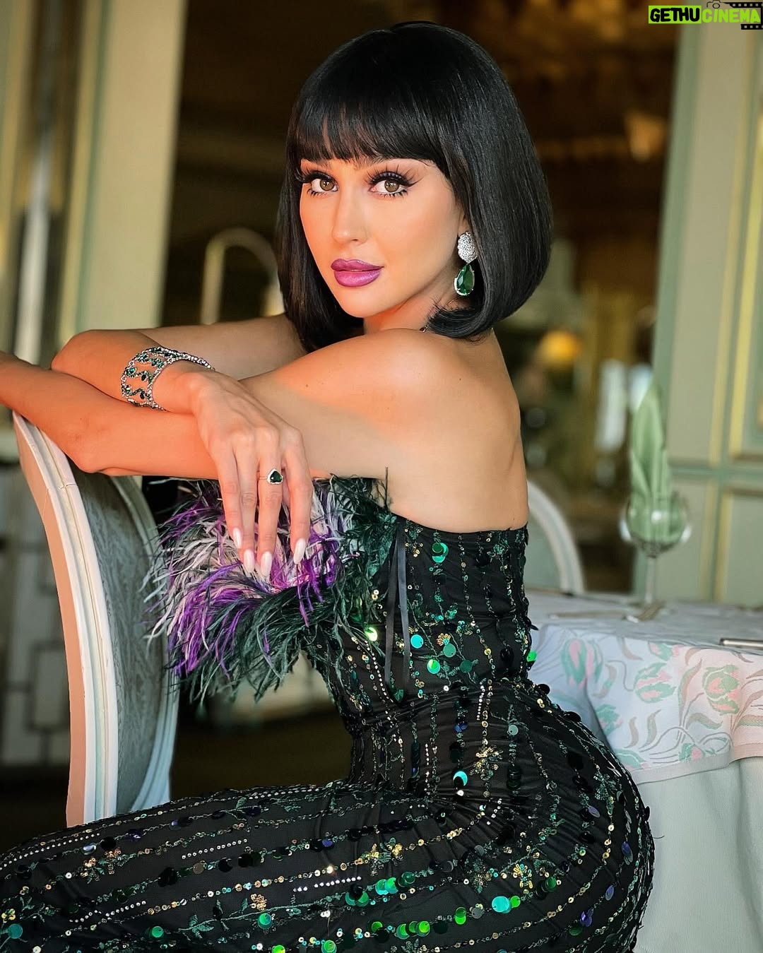 Jessy Abdo - 91.8K Likes - Zeina 💜
كل يلي فيي قلكن ياه انها مش ناوية عالخير 🤭 صار فيكن تفوتو تحضروا اول حلقتين من #عرابة_بيروت على #شاهد @shahid.vod #جيسي_عبدو #jessyabdo
