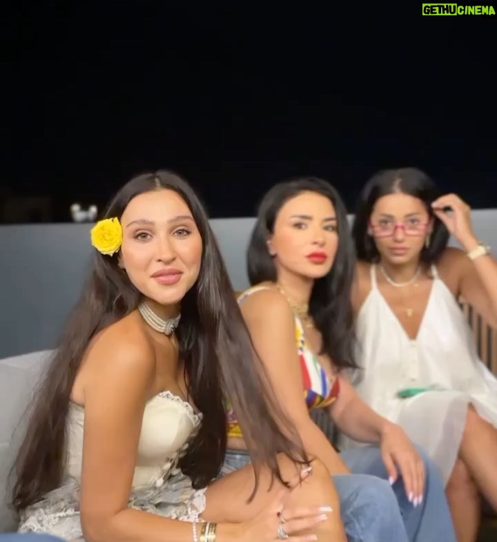 Jessy Abdo - 126.6K Likes - Time well spent with my lovely friends 🧡🧡🧡 @maguyboughosn @rahmariadh
#jessyabdo #جيسي_عبدو