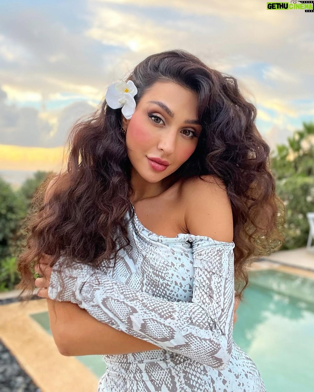 Jessy Abdo - 77.7K Likes - اتبع من يجعلك تضيء قلبيًا روحيًا وفكريًا ✨
#جيسي_عبدو #jessyabdo