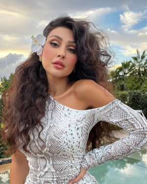 Jessy Abdo Instagram - اتبع من يجعلك تضيء قلبيًا روحيًا وفكريًا ✨ 
#جيسي_عبدو #jessyabdo