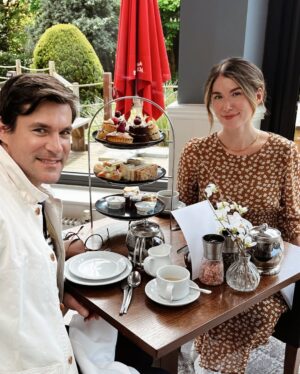Jewel Staite Instagram - HAPPY BIG MILESTONE BIRTHDAY to my ride or die, the Frank to my Edie, the butter on my toast, the Laverne to my Shirley.. Sean, I thought you were cute when we first met except for that whole eating millet and kale thing. But I couldn’t have dared to dream to have found such a perfect best pal in you. We’ve eaten our way through the world, taken a thousand selfies, laughed till we peed, held hands and cried (RIP Whitney), stood up for each other, shared eye creams and zit ointment, sat with it and discarded what we didn’t need.. I will always be there for you and can’t wait for the many more adventures to come. The world is simply better with you in it. I love you. 

@sean_m_maher