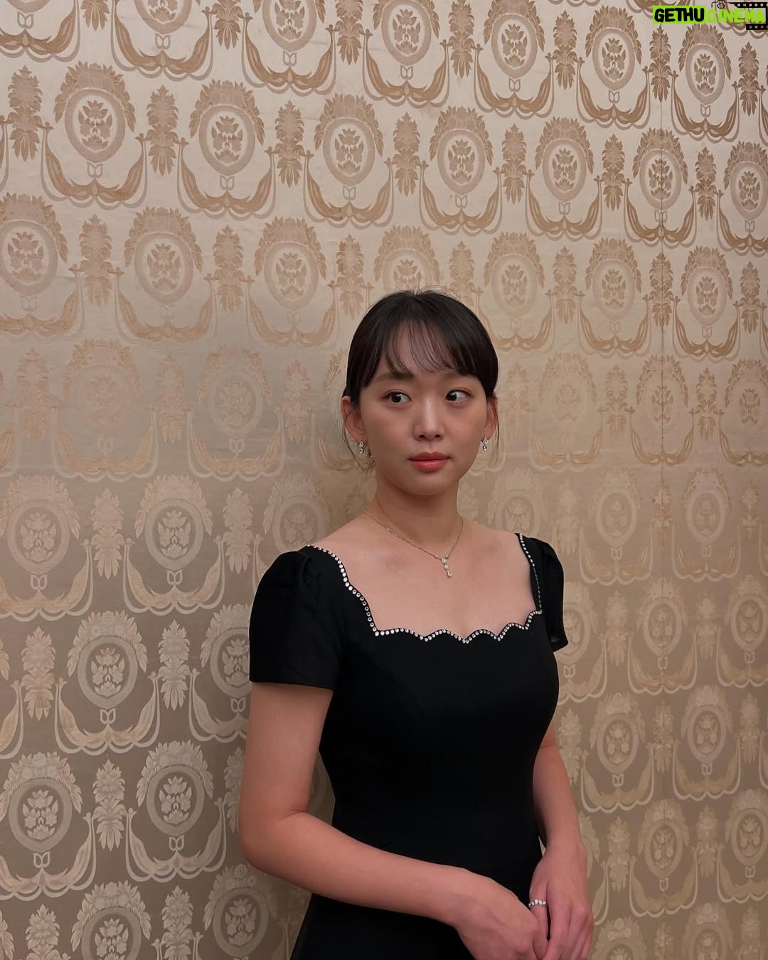 Jin Ki-joo - 258.8K Likes -