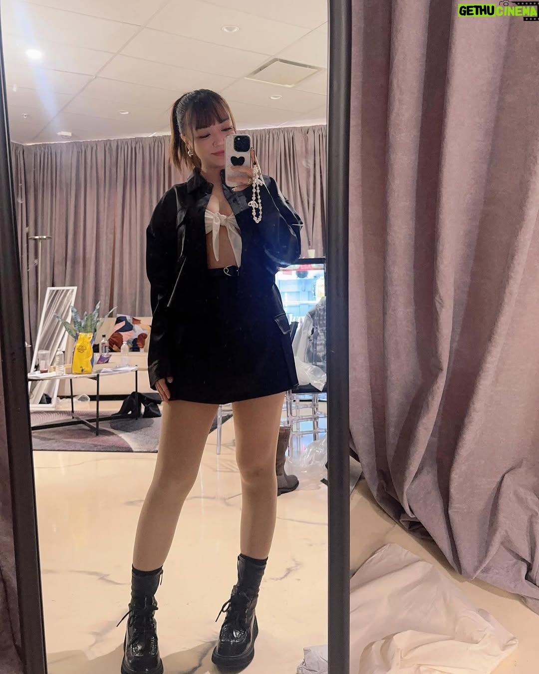 JinJoo Lee - 8.3K Likes - Oooh yeah 🤍 love me to heaven 🫰🏻