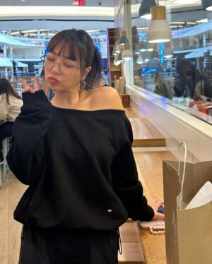JinJoo Lee Instagram - Oooh yeah 🤍 love me to heaven 🫰🏻