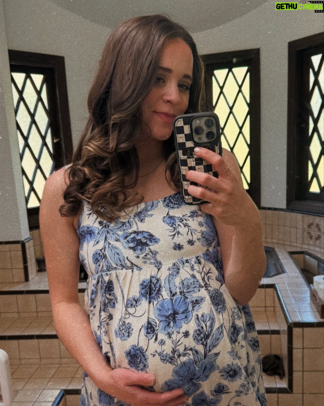 Jinger Vuolo - 74.4K Likes - March, you’ve been full of unforgettable moments. Here’s to the memories we’ve made and the ones still to come. ✨
#MarchMemories #SpringVibes #GratefulHeart #Family #CherishTheMoment #GodisKind