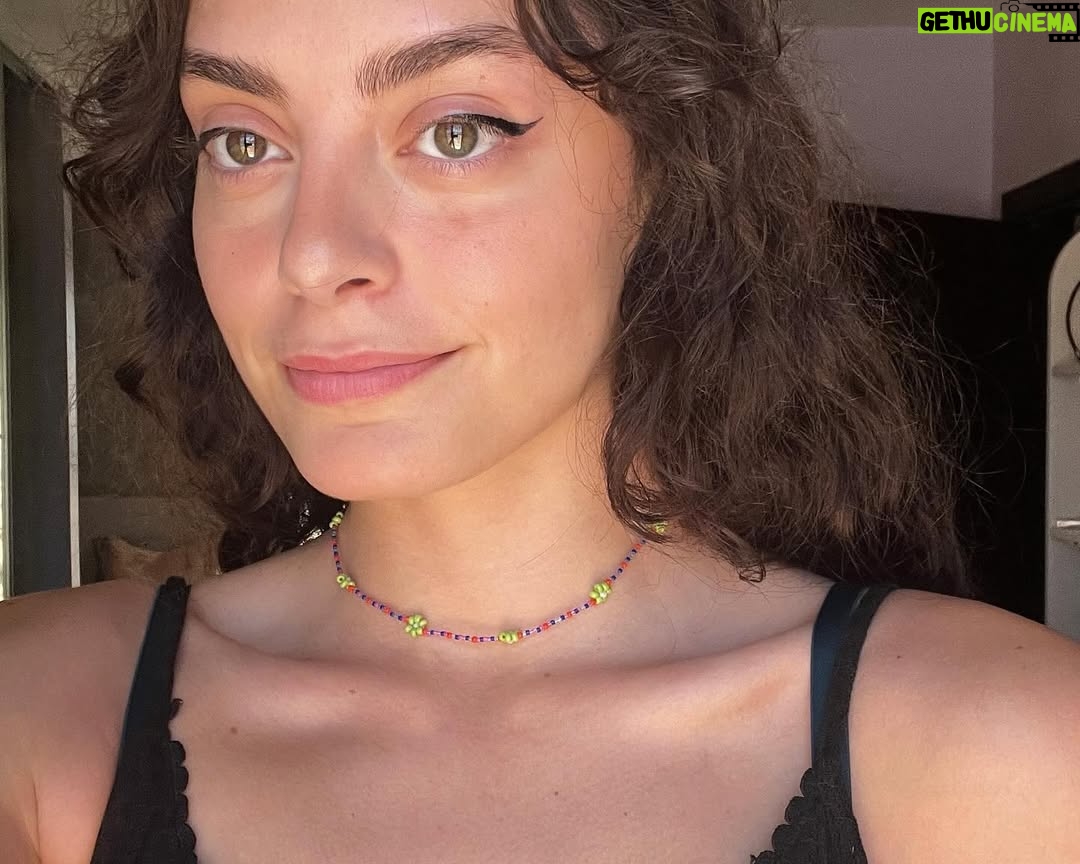 Joanna Arida - 8.9K Likes - 🌸🪻🌼