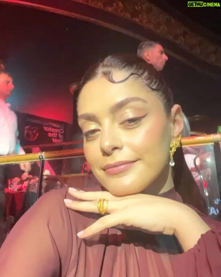 Joanna Arida - 19.1K Likes - Snippets from the @TikTokMena Awards✨🫶🏼

wearing @sarahabbasofficial @jude.benhalim 
styling @jad.toghuj 
hair and makeup @academyofhair_dubai 

#tiktok #awards #dubai
