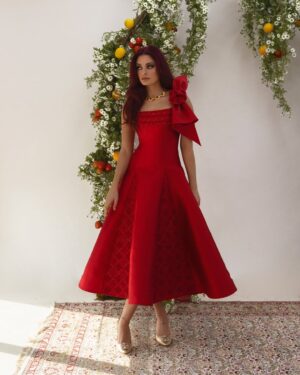 Joanna Arida Instagram - a lady in red
🍁🕊️🍊🕯️

photography @zaidallozi 
makeup & hair @lauramadarr 
creative & styling @jad.toghuj 
set design @eyadjammal
brand & packaging design @abeer.m.anabtawi