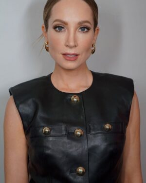 Joanne Froggatt Instagram - MOBLAND

Ep3 out today on @paramountplus 

💄 📸 @valeriaferreiramakeup 
🪮 📸 @davidebarbieri_ 
👗 @abisoye_o 
@personalpruk 

@veronicabeard 
@mariablackjewellery 
@jimmychoo 

@mobland_pplus