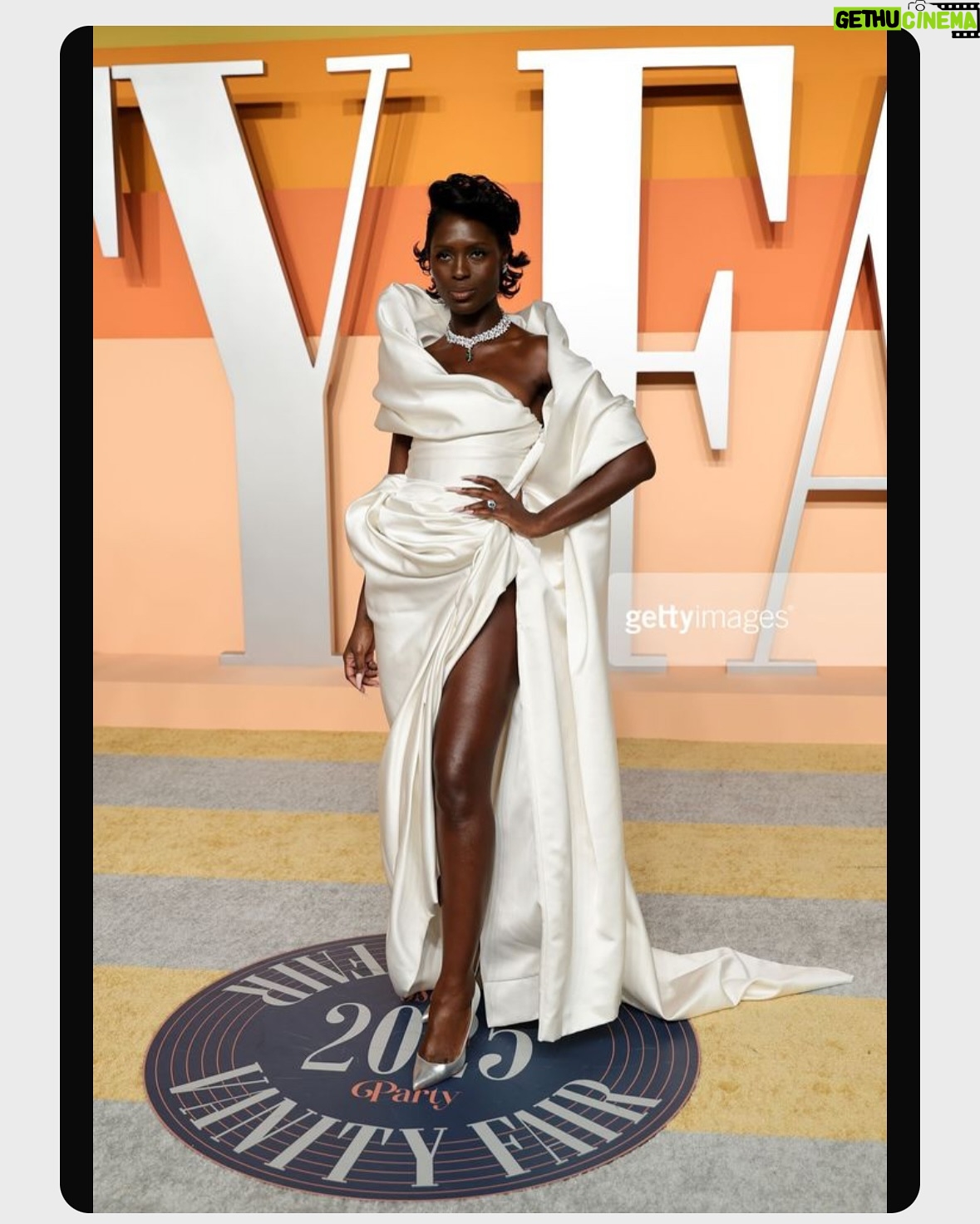 Jodie Turner-Smith - 19.2K Likes - more latergrams:
I don’t know when i got this bad at instagram but whatever here it is now!
vanity fair gold party
so happy i got to celebrate with the queen 🐝 and now she does have the AOTY so purrrrrrrr