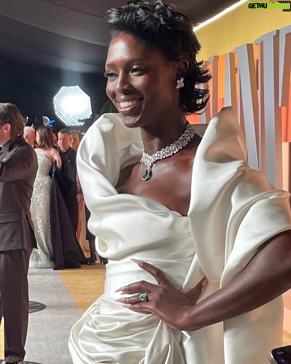 Jodie Turner-Smith - 19.2K Likes - more latergrams:
I don’t know when i got this bad at instagram but whatever here it is now!
vanity fair gold party
so happy i got to celebrate with the queen 🐝 and now she does have the AOTY so purrrrrrrr