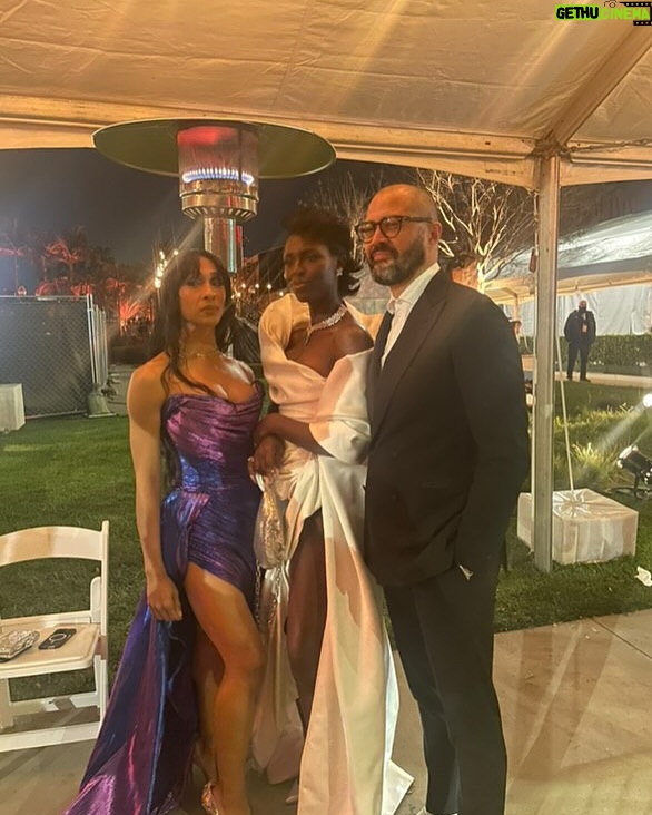 Jodie Turner-Smith - 19.2K Likes - more latergrams:
I don’t know when i got this bad at instagram but whatever here it is now!
vanity fair gold party
so happy i got to celebrate with the queen 🐝 and now she does have the AOTY so purrrrrrrr